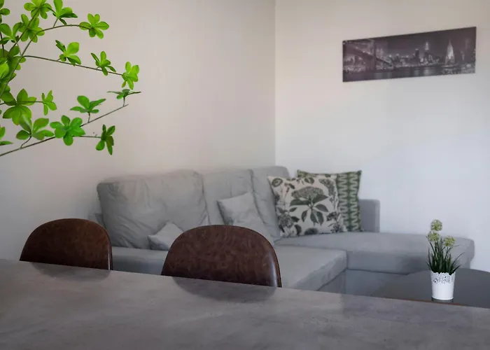 3Ba Next To Metro And Athens City Center With View